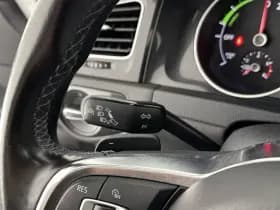 Volkswagen Golf thumbnail 21