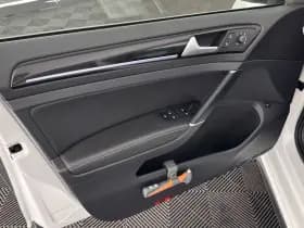 Volkswagen Golf thumbnail 23