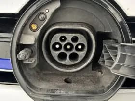 Volkswagen Golf thumbnail 25