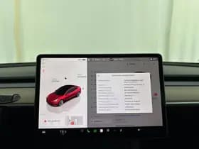 Tesla Model 3 thumbnail 22