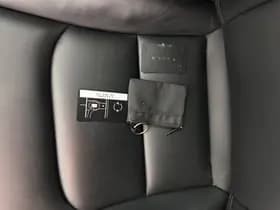 Tesla Model 3 thumbnail 32