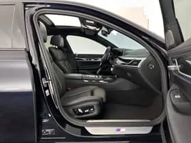 BMW 7-Serie thumbnail 13