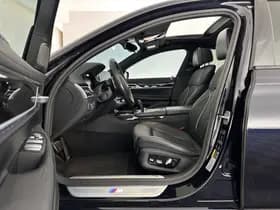 BMW 7-Serie thumbnail 9
