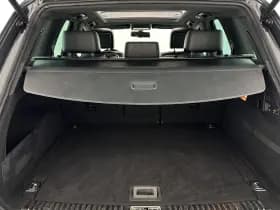 Volkswagen Touareg thumbnail 12