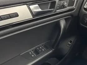 Volkswagen Touareg thumbnail 23