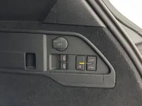 Volkswagen Touareg thumbnail 24