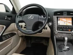 Lexus Is thumbnail 8