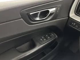 Volvo XC60 thumbnail 24