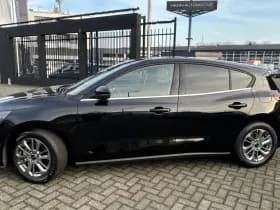 Ford Focus 1.0 EcoBoost Hybrid Titanium | SYNC 4 | Privacy Glass | NIEUW MET € 6.195,- KORTING! thumbnail 3