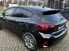Ford Focus 1.0 EcoBoost Hybrid Titanium | SYNC 4 | Privacy Glass | NIEUW MET € 6.195,- KORTING! thumbnail 4