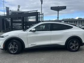 Ford Mustang Mach-E thumbnail 2