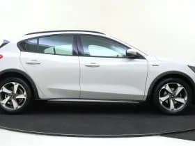 Ford Focus 1.0 EcoBoost Hybrid Active Business | Winter Pack thumbnail 4