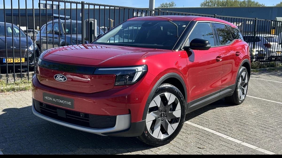 Ford Explorer — foto 1