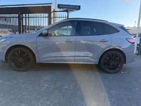 Ford Kuga thumbnail 3