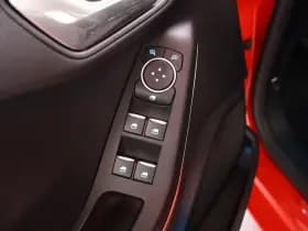 Ford Fiesta 1.0 EcoBoost Hybrid Titanium thumbnail 13