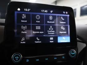 Ford Fiesta 1.0 EcoBoost Hybrid Titanium thumbnail 25