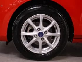 Ford Fiesta 1.0 EcoBoost Hybrid Titanium thumbnail 5