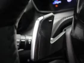 Peugeot 2008 1.2 Hybride 145 Allure | 360 Camera | Luxe thumbnail 19