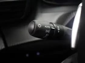 Peugeot 2008 1.2 Hybride 145 Allure | 360 Camera | Luxe thumbnail 21