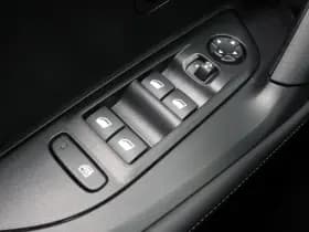 Peugeot 2008 1.2 Hybride 145 Allure | 360 Camera | Luxe thumbnail 24