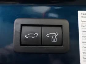 Toyota C-HR 1.8 Hybrid 140 Dynamic | Elektrische achterklep | Winter Pack thumbnail 25