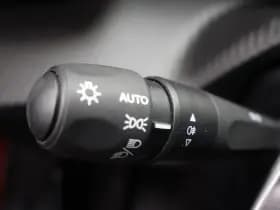 Peugeot 2008 1.2 Hybride 145 Allure | 360 Camera | Luxe thumbnail 13