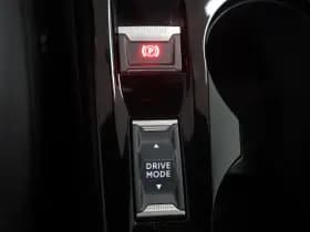 Peugeot 2008 1.2 Hybride 145 Allure | 360 Camera | Luxe thumbnail 19