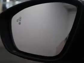 Peugeot 2008 1.2 Hybride 145 Allure | 360 Camera | Luxe thumbnail 21