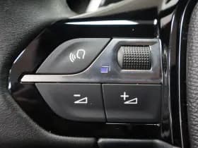 Peugeot 2008 1.2 Hybride 145 Allure | 360 Camera | Luxe thumbnail 10