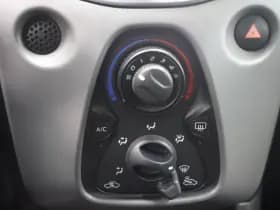 Peugeot 108 1.0 e-VTi Allure TOP thumbnail 20