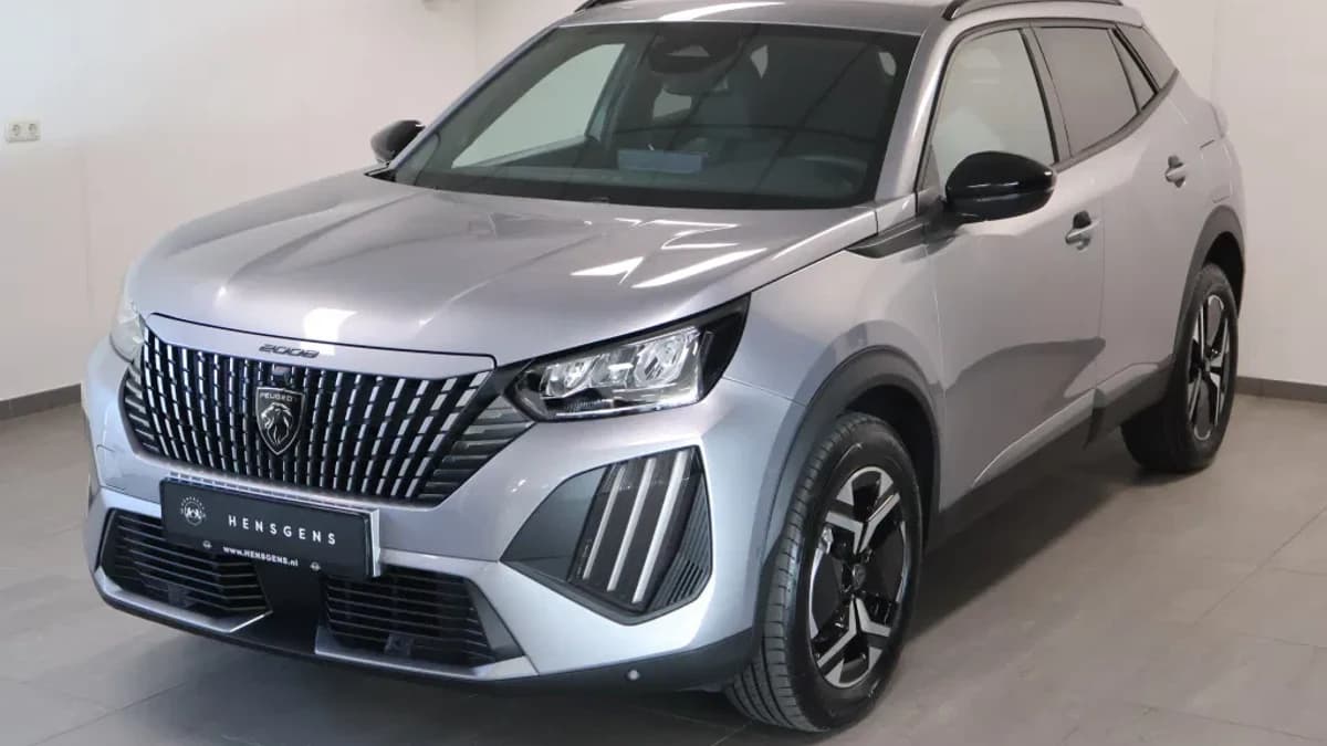 Peugeot 2008 1.2 Hybride 145 Allure | 360 Camera | Luxe — foto 1