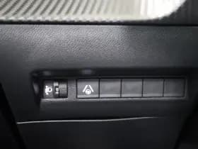 Peugeot 2008 1.2 Hybride 145 Allure | 360 Camera | Luxe thumbnail 16