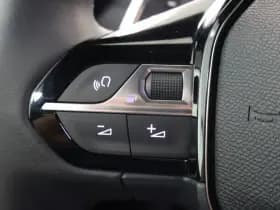 Peugeot 2008 1.2 Hybride 145 Allure | 360 Camera | Luxe thumbnail 19