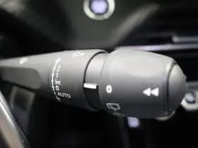 Peugeot 2008 1.2 Hybride 145 Allure | 360 Camera | Luxe thumbnail 22