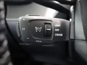 Peugeot 2008 1.2 Hybride 145 Allure | 360 Camera | Luxe thumbnail 23