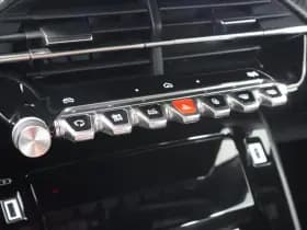 Peugeot 2008 1.2 Hybride 145 Allure | 360 Camera | Luxe thumbnail 32