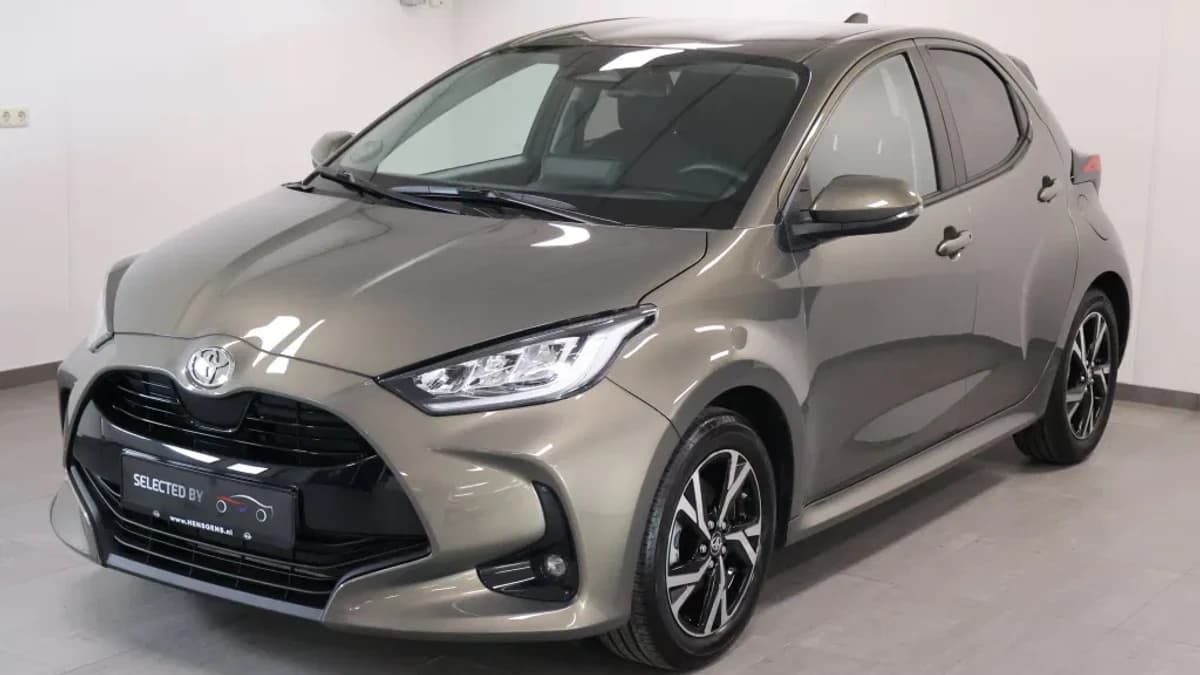 Toyota Yaris 1.5 Hybride 115 Dynamic | Winterpack — foto 1