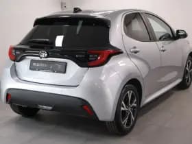 Toyota Yaris 1.5 Hybride 115 Dynamic + Comfortpack | €3.000 voordeel! thumbnail 3