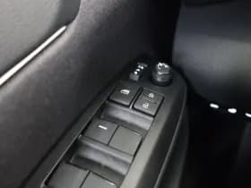 Toyota Yaris Cross 1.5 Hybride 130 GR Sport | Two-Tone thumbnail 13