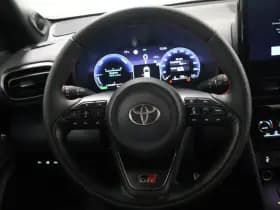 Toyota Yaris Cross 1.5 Hybride 130 GR Sport | Two-Tone thumbnail 15
