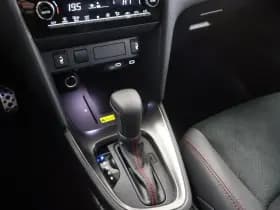 Toyota Yaris Cross 1.5 Hybride 130 GR Sport | Two-Tone thumbnail 27