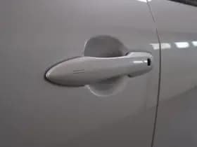 Toyota Yaris Cross 1.5 Hybride 130 GR Sport | Two-Tone thumbnail 35