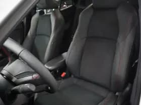 Toyota Yaris Cross 1.5 Hybride 130 GR Sport | Two-Tone thumbnail 9