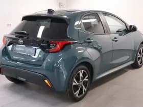 Toyota Yaris 1.5 Hybride 115 Dynamic met Comfort Pack | €3.000 thumbnail 3