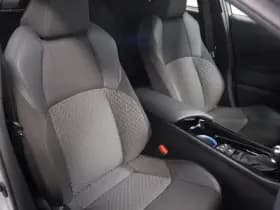 Toyota C-HR 1.8 Hybrid Dynamic | Dodehoekdetectie | PDC thumbnail 11