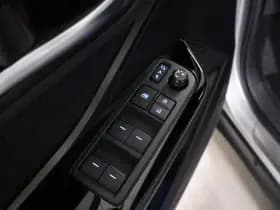 Toyota C-HR 1.8 Hybrid Dynamic | Dodehoekdetectie | PDC thumbnail 13