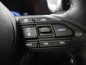 Toyota Yaris 1.5 Hybride 115 Dynamic met Comfort Pack | €3.000 thumbnail 19