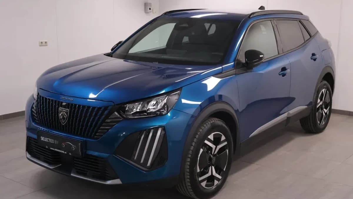 Peugeot 2008 1.2 Hybride 145 Allure | 360 Camera | Luxe — foto 1