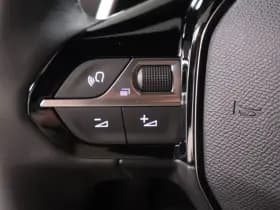 Peugeot 2008 1.2 Hybride 145 Allure | 360 Camera | Luxe thumbnail 15