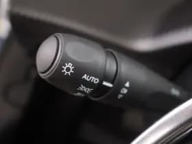 Peugeot 2008 1.2 Hybride 145 Allure | 360 Camera | Luxe thumbnail 18